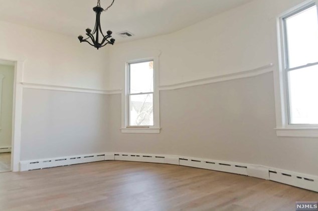 115 Market St #2, Outwater, NJ 07026