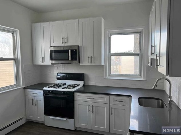 204 Hopkins Ave #2, Jersey City, NJ 07306