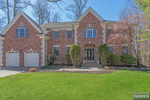 20 Brook Ave, Montvale, NJ 07645