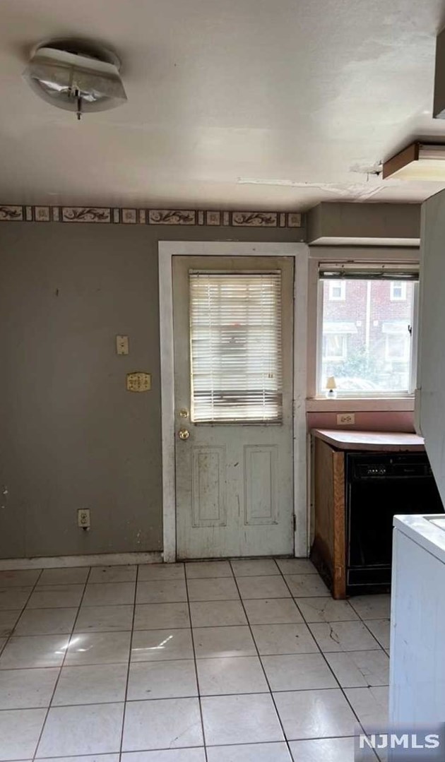 130 Glenbrook Pkwy, Englewood, NJ 07631