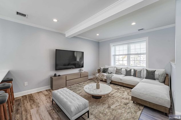 25 2nd St, Ridgefield Park, NJ 07660