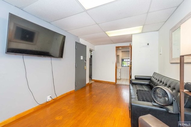 185 Newark Ave #3, Jersey City, NJ 07302
