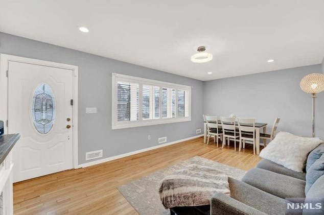 1026 Gillis Pl, Secaucus, NJ 07094