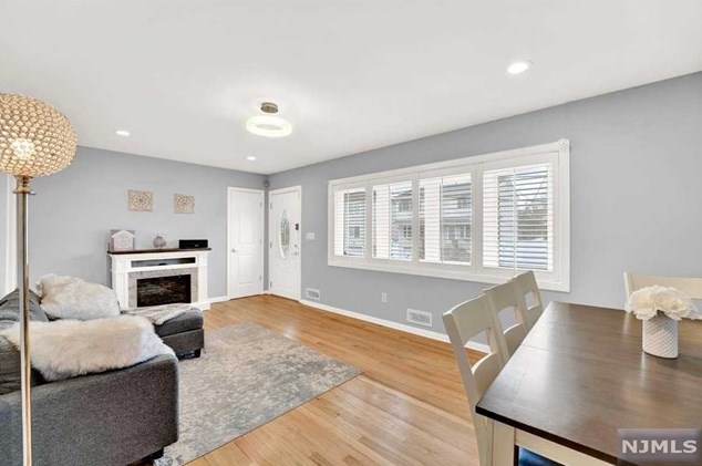 1026 Gillis Pl, Secaucus NJ  07094-4218 exterior