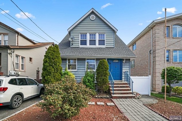 369 Nelson Ave, Cliffside Park, NJ 07010
