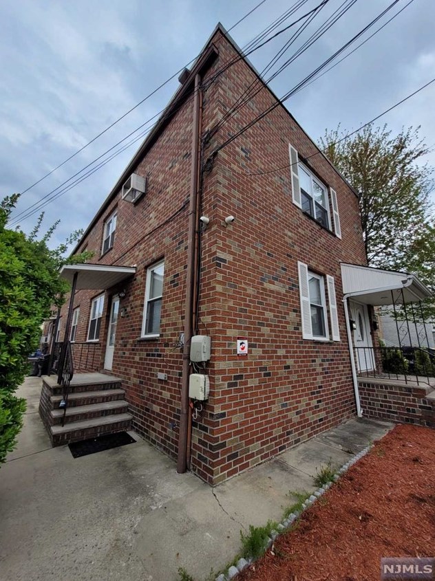 249 Riverview Pl #b, Cliffside Park, NJ 07010