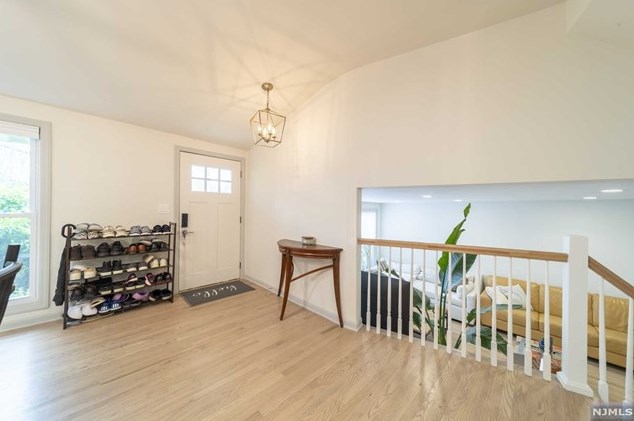29 New St, Cresskill, NJ 07626