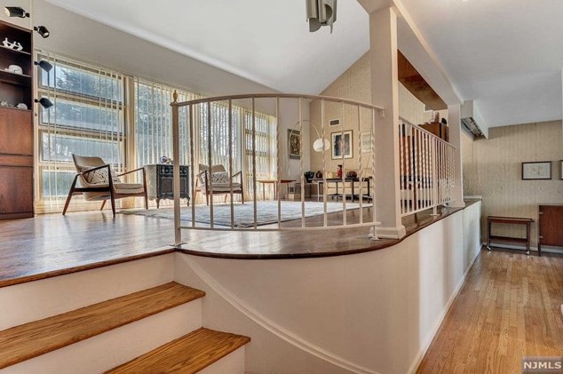 32 Cherry St, Tenafly, NJ 07670-2802