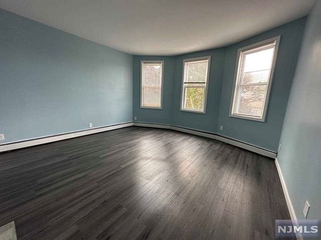 88 Ctr Ave, Secaucus NJ  07094-3141 exterior