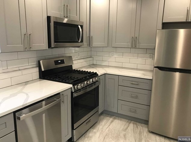 225 Huyler St #2, South Hackensack, NJ 07606