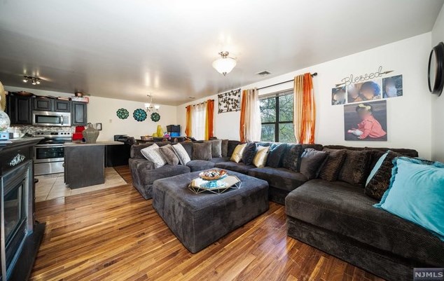 11 Coriander Way, Englewood, NJ 07631