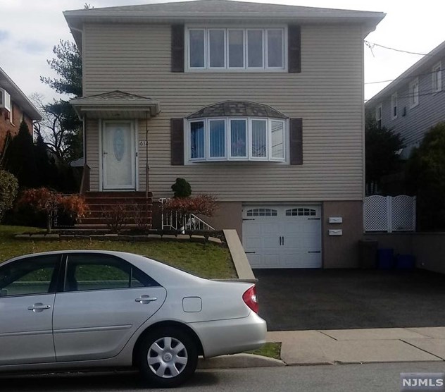 614 Chase Ave #2, Lyndhurst, NJ 07071