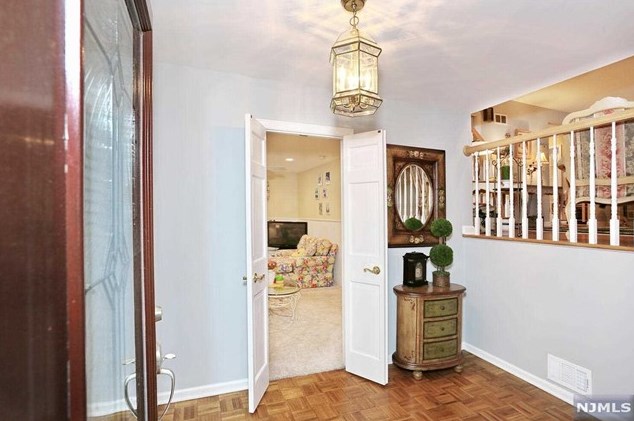 501 Bernita Dr, Westwood, NJ 07675-5901