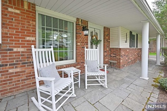 426 George Pl, Wyckoff, NJ 07481