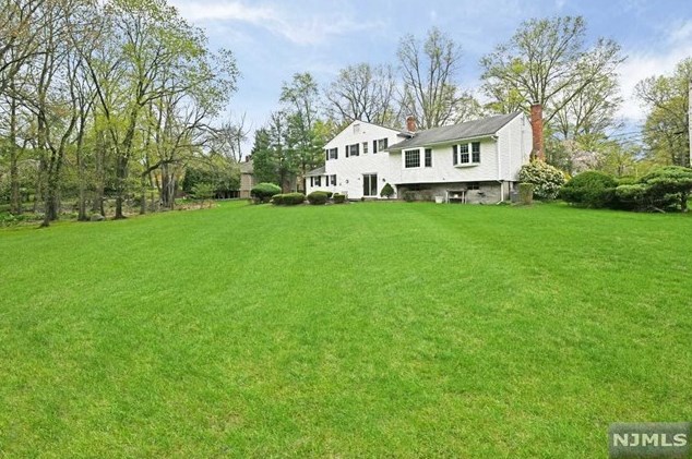 426 George Pl, Wyckoff NJ  07481-1820 exterior