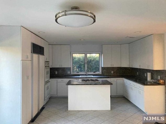 255 Harmon Ave, West Fort Lee NJ  07024-5264 exterior