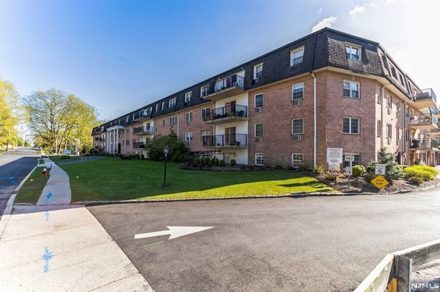 550 Fairview Ave #309, Westwood, NJ 07675