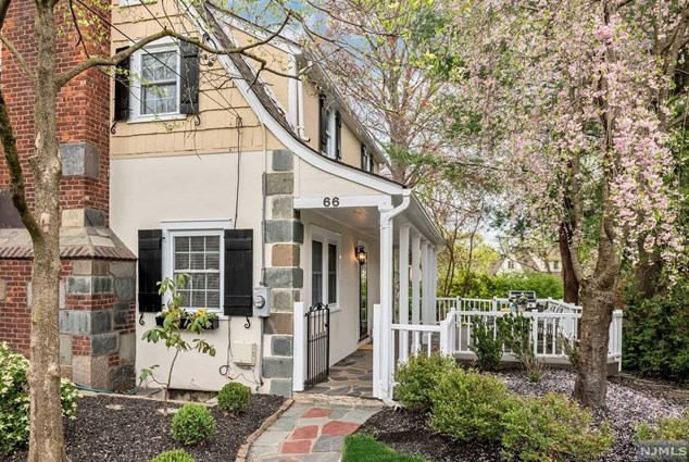 66 Gilbert Rd, Ho Ho Kus, NJ 07423