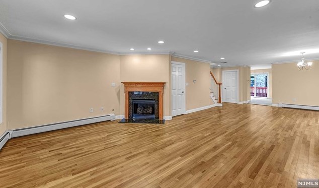 266 Lafayette Ave, Cliffside Park, NJ 07010
