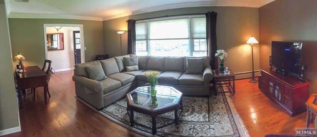 419 Lakeview Dr, Oradell, NJ 07649
