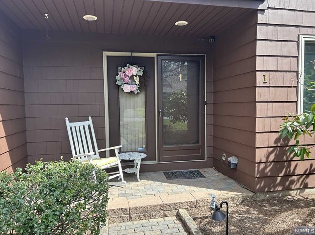 1 S Bayard Ln #1, Mahwah, NJ 07430