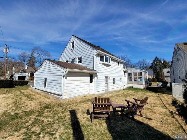 49 Clover Ln, Bloomfield, NJ 07003-4301