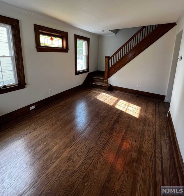 58 Meyns Pl, Bergenfield, NJ 07621