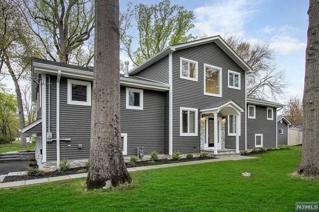 261 Kensington Ave, Norwood, NJ 07648
