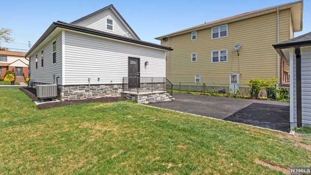 148 Grove St, Elmwood Park NJ  07407-2209 exterior