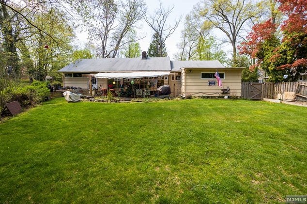 152 Pascack Rd, Hillsdale, NJ 07642-1321