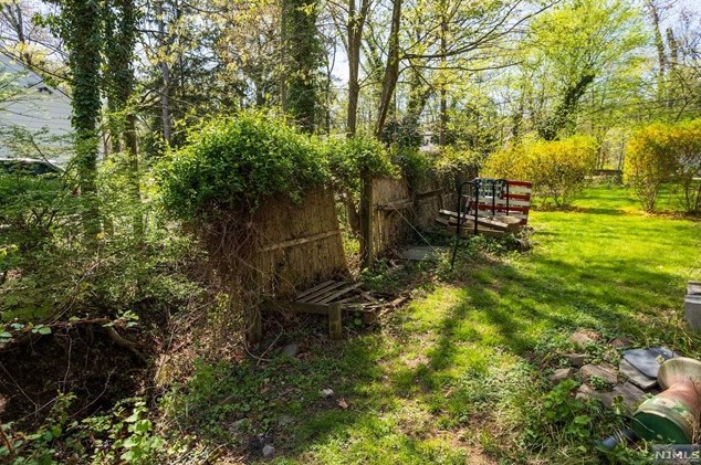 152 Pascack Rd, Hillsdale NJ  07642-1321 exterior