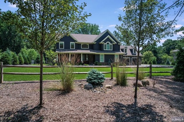 84 Orangeburgh Rd, Westwood, NJ 07675