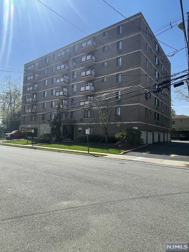 25 Zabriskie St #4g, Hackensack, NJ 07601