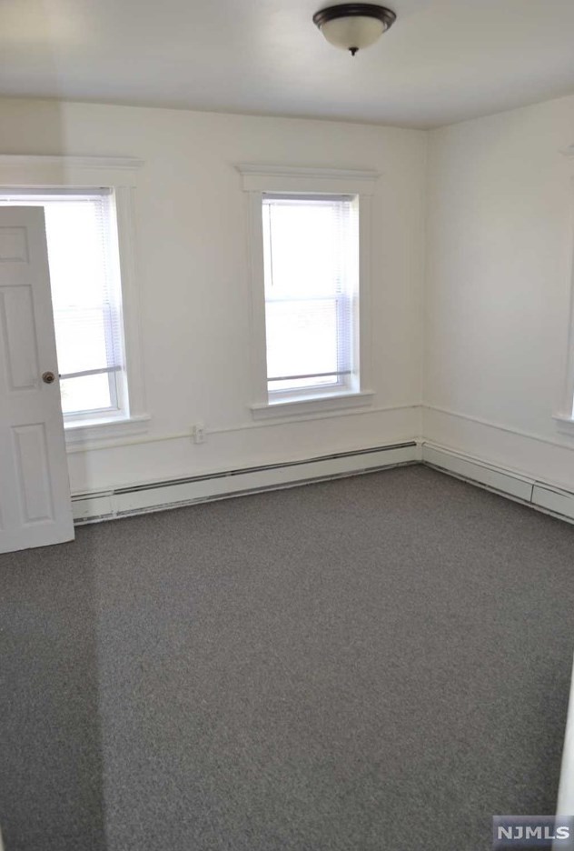 39 Lodi St, Hackensack NJ  07601-5310 exterior