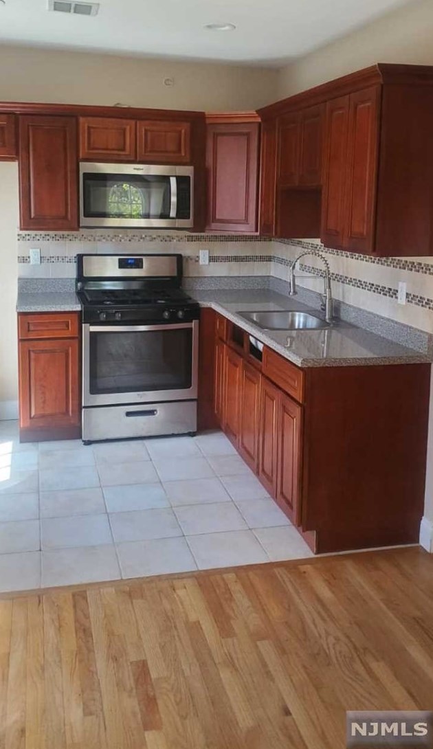 488-490 Mt Prospect Ave, Newark, NJ 07104