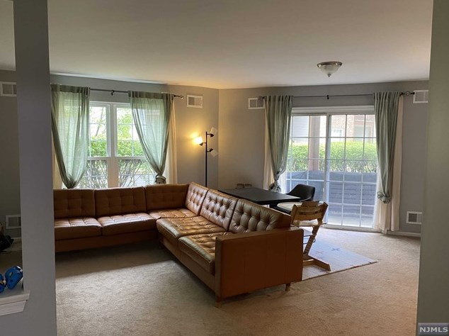 261 Village Circle Dr, West Fort Lee NJ  07024-2156 exterior