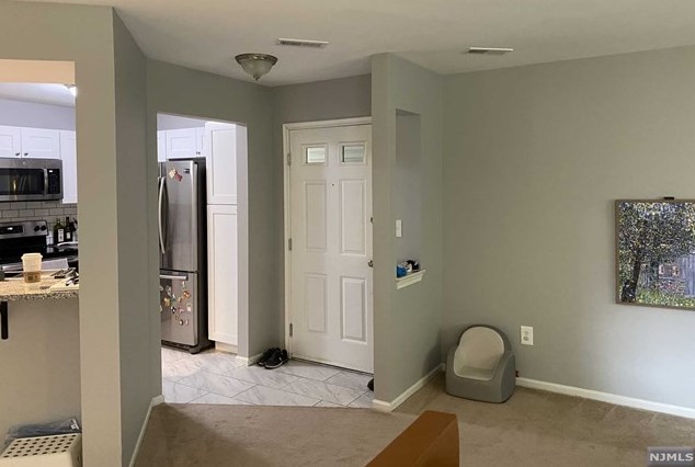 261 Village Cir Dr, West Fort Lee, NJ 07024
