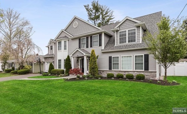 330 Taft Rd, River Edge, NJ 07661