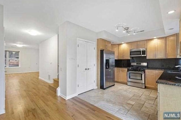 458 Pacific Ave #1, Jersey City, NJ 07304