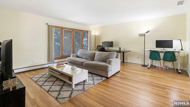 1514 8th St #2, West Fort Lee, NJ 07024