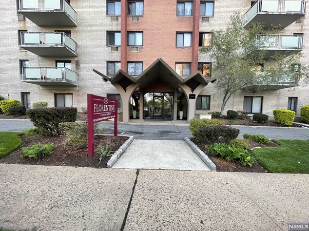 77 Prospect Ave #5c, Hackensack, NJ 07601