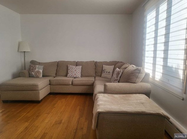 808 Jassamine Way, West Fort Lee, NJ 07024-1523