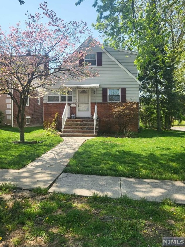 433 Marvin Ave, Hackensack, NJ 07601