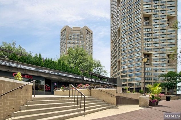 7004 Blvd E #31c, West New York, NJ 07093