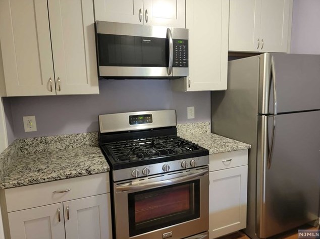 1283 Mulberry Dr, Mahwah, NJ 07430
