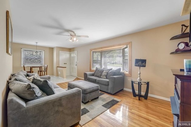 317 Oradell Ave, Paramus, NJ 07652