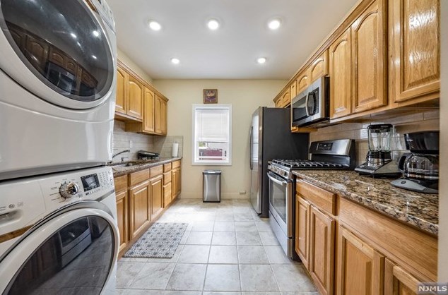 233 Cliff St, Cliffside Park, NJ 07010