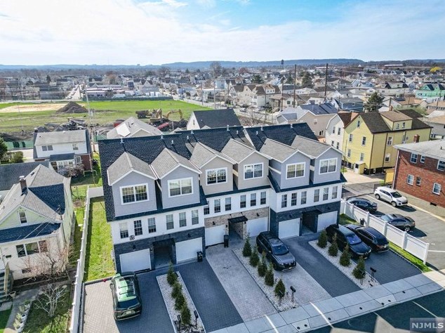 93 Prospect St #5, Outwater, NJ 07026