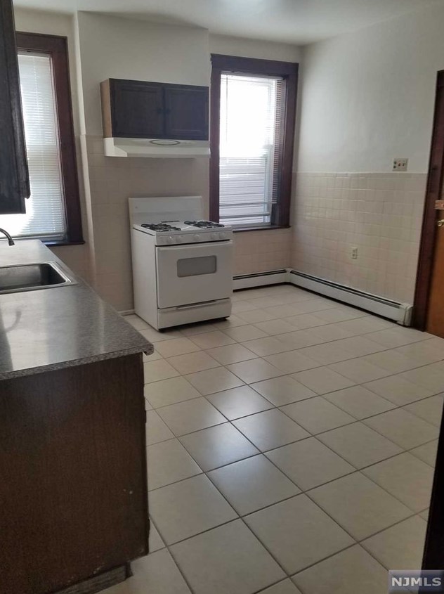 108 Devon St #2, Kearny, NJ 07032