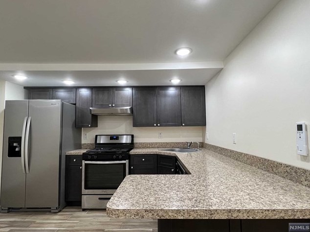 40 College St, Jersey City, NJ 07305